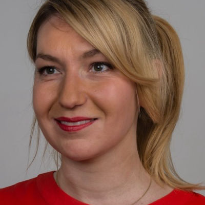 Julia Jelinek image